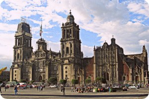 Catedral metropolitana (1571-1813) y capilla del Sagrario Metropolitano churrigeresca